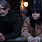 Полярний (2019) рецензія. Кілери, сніг і багато шуму без користі